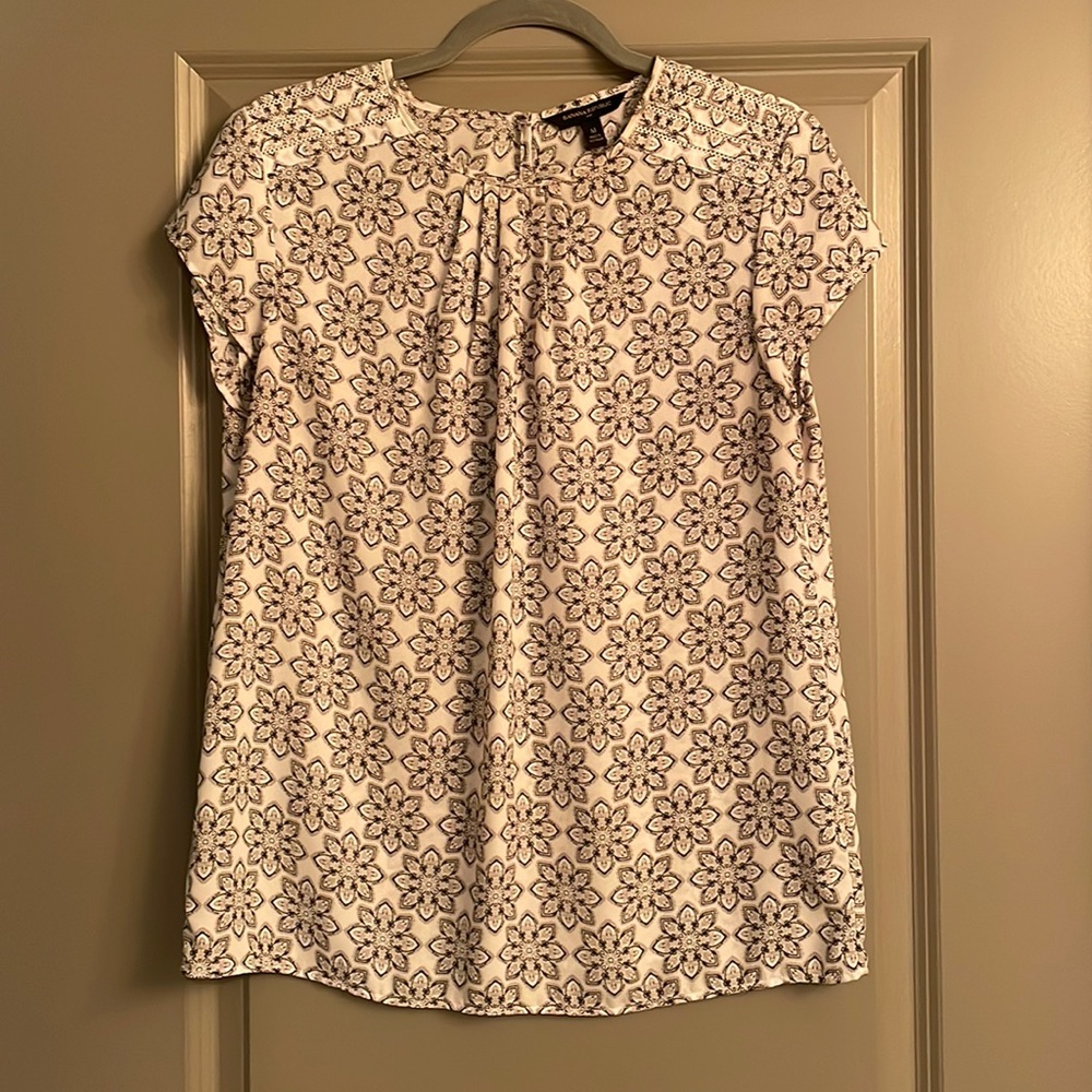 Black and white patterned Banana Republic blouse